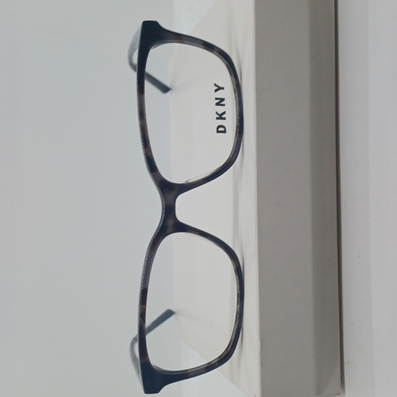 NWT WOMEN'S DKNY EYEGLASS FRAMES DK5008